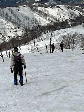 下山、1,400m付近　快適に下る